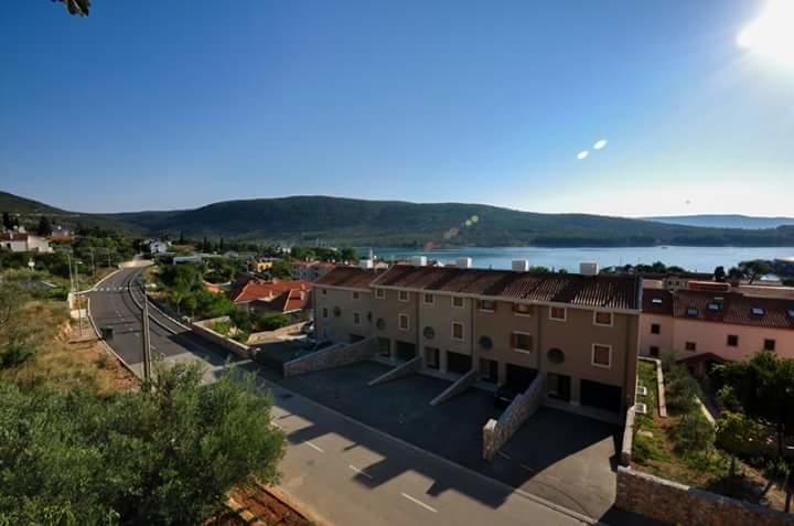 Panorama Sunset Apartments Cres Exterior foto